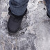 Полиция призывает родителей обсудить с детьми опасность нахождения на льду, напомнив, что нельзя выходить на лед водоемов, особенно в условиях переменчивой погоды, когда лет становится нестабильным.