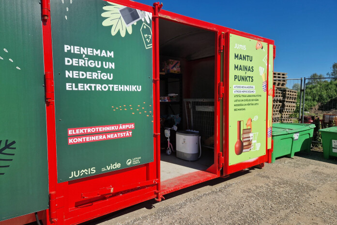 Mantu skapī nonākusi pat saldējuma gatavošanas mašīna, burgeru cepšanas ierīce, slīpmašīna, kaķu gulta un daudz citas interesantas lietas, kas arī atradušas savas jaunās mājas.