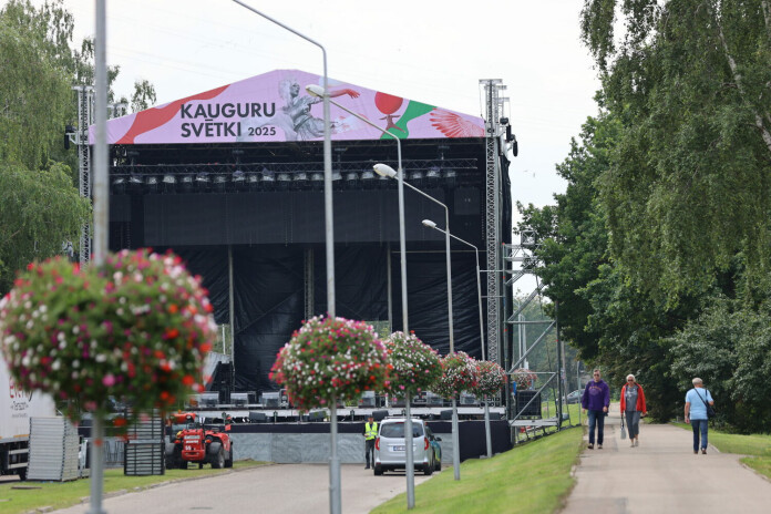 Ar daudzveidīgu pasākumu programmu visas dienas garumā no plkst. 13.00 līdz pat pusnaktij Tallinas ielā priecēs izzinošas, radošas un sportiskas aktivitātes, svētku tirdziņš un retro auto parāde, izskanēs dažādi koncerti.