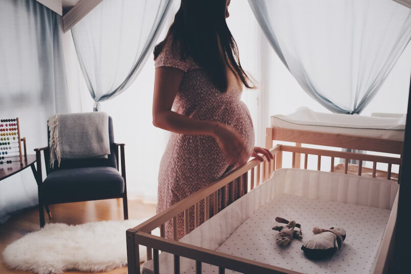 Vissvarīgākais jau ir jaunajai māmiņai palīdzēt pieņemt to situāciju, ka viņa tagad ir gaidībās un ir sācies jauns posms viņas dzīvē. Vajag viņai palīdzēt noticēt,  izsērot to zaudēto pagātni, ka tagad viss ir un būs savādāk, tāpat jau arī jaunās fiziskās sajūtas. Protams, ka apjukums ir tām jaunajām meitenēm. 