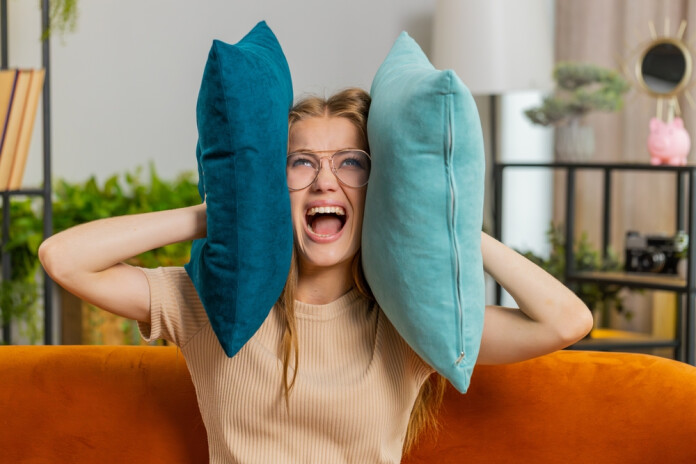 Neparasta tendence – jauni cilvēki izvēlas fonā klusumu, nevis skaļu mūziku.