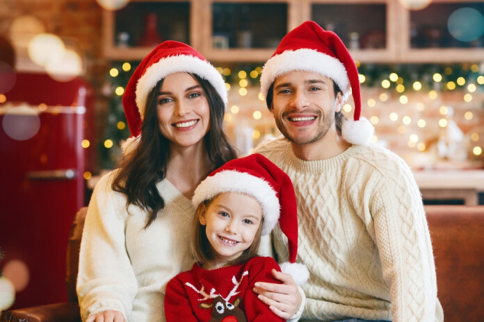 Ģimene Ziemassvētkos