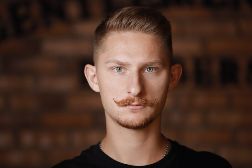 Tāpat kā citur, arī Latvijā “Movembra” sociālajā kampaņā vīrieši tiek aicināti ataudzēt ūsas.