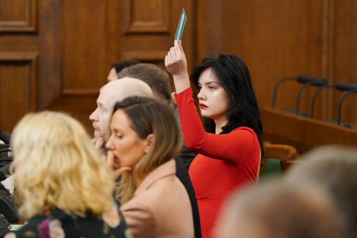 Foto no Saeimas ārkārtas sēdes 05.11.2025., autore Paula Čurkste, LETA.