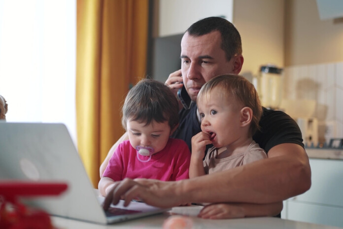 Strādājošu vecāku diskriminācija