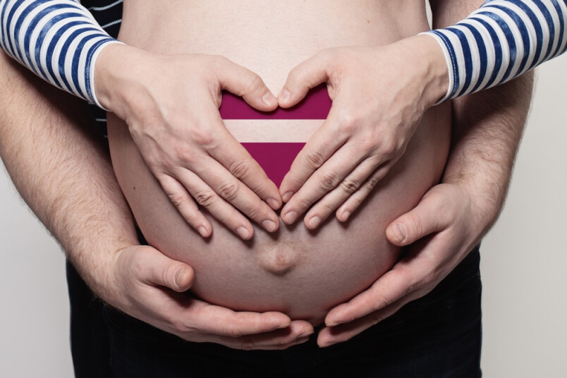 Lai svētkos ar Latviju ne tikai sirdī, bet arī zem sirds.