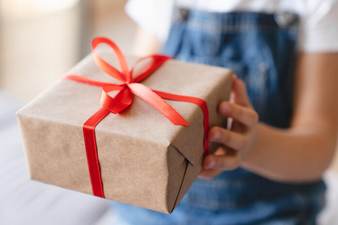 Palīdzi sagādāt Ziemassvētku dāvanas Ukrainas bērniem