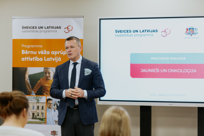 Valts Ābols, Bērnu slimnīcas valdes priekšsēdētājs.