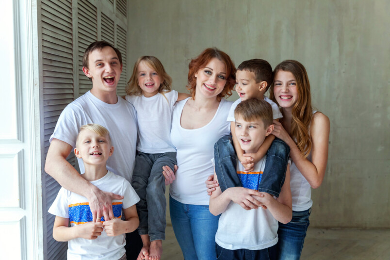 Apliecība ir valsts veidota un SIF īstenota atbalsta programma ģimenēm, kuru aprūpē ir trīs vai vairāk bērni.