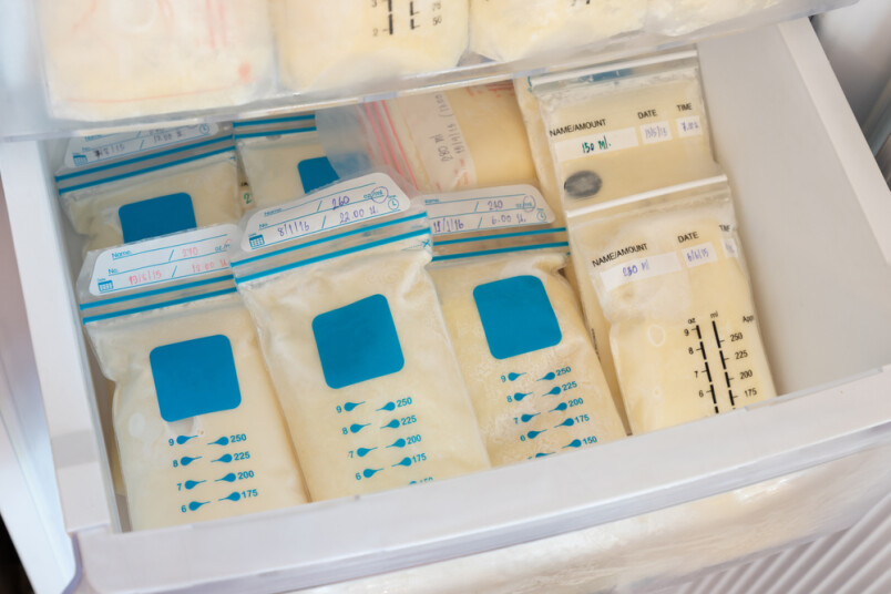 Kā pareizi saldēt mātes pienu