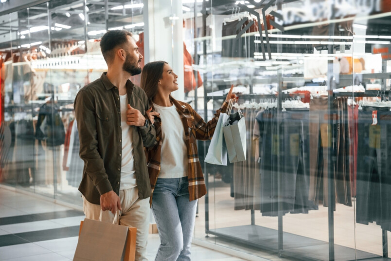 Kāpēc lielveikalos atskaņo mūziku