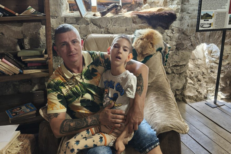 Kristapam kopš dzimšanas ir diagnoze — BCT spastiska tetraplēģija.