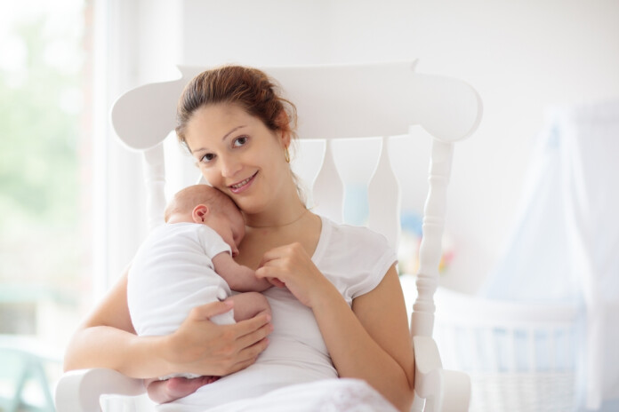 Sievietēm tiks sniegts atbalsts pēcdzemdību periodā