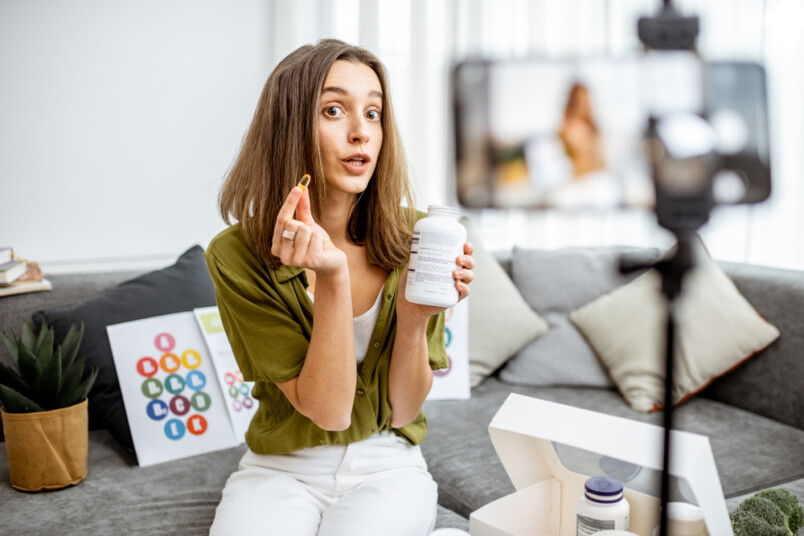 Iegādājoties uztura bagātinātājus internetā, būtiski pārliecināties par to drošumu.