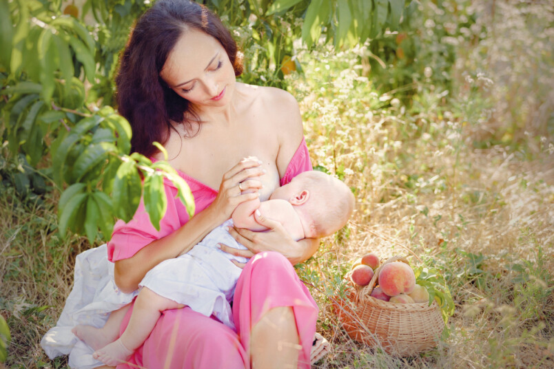 Sievietēm, kas zīdījušas bērnu ar krūti ilgāk par 8 mēnešiem, pirmsmenopauzes periodā novēro labāku kaulu un muskuļu sastāvu