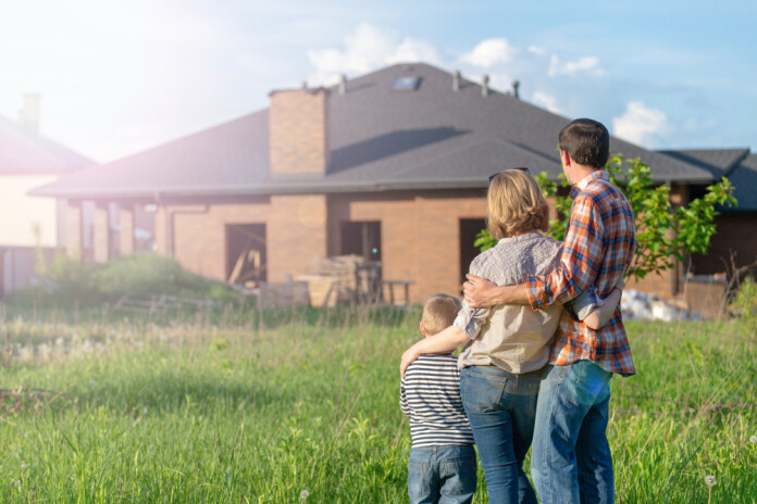Vai pastāv iespēja, ka nākamgad varētu krist mājokļu cenas
