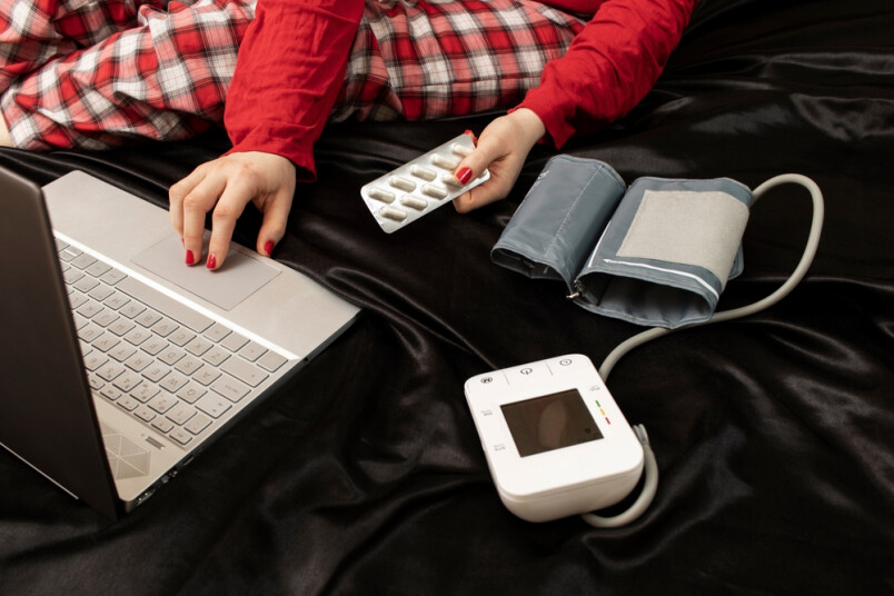 Cilvēki aizrāvušies ar pašārstēšanos internetā