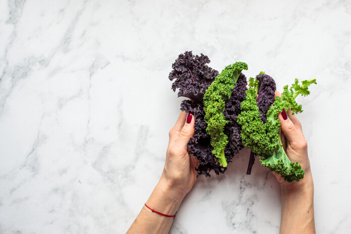 Lapu kāposts jeb keils izceļas ar skaisti krokainām lapām, tāpēc daudzviet to audzē ne tikai kulināros, bet arī dekoratīvos nolūkos.