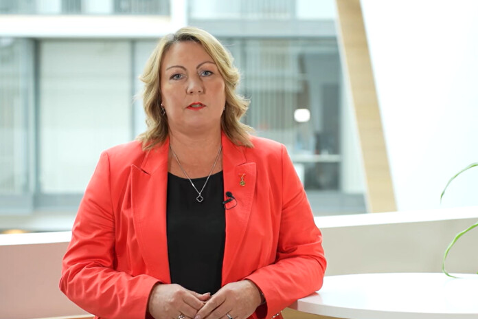 Šogad balvu “Latvijas Gada skolotājs 2025” nominācijā “Vēstures skolotājs” saņēma Liepājas Valsts ģimnāzijas vēstures skolotāja Baiba Mackiala.