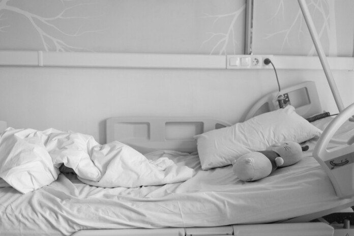 Tiesa lemj piedzīt 123 792 eiro par Daugavpils slimnīcas ārstu nolaidību, kuras rezultātā mira bērns.