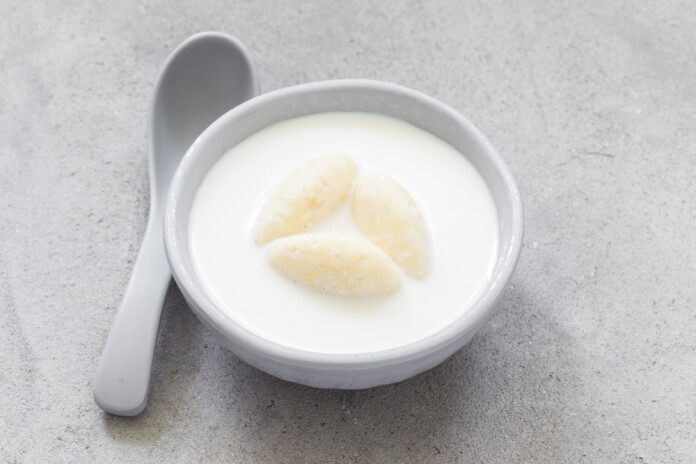 Kā pagatavot piena zupu ar klimpām