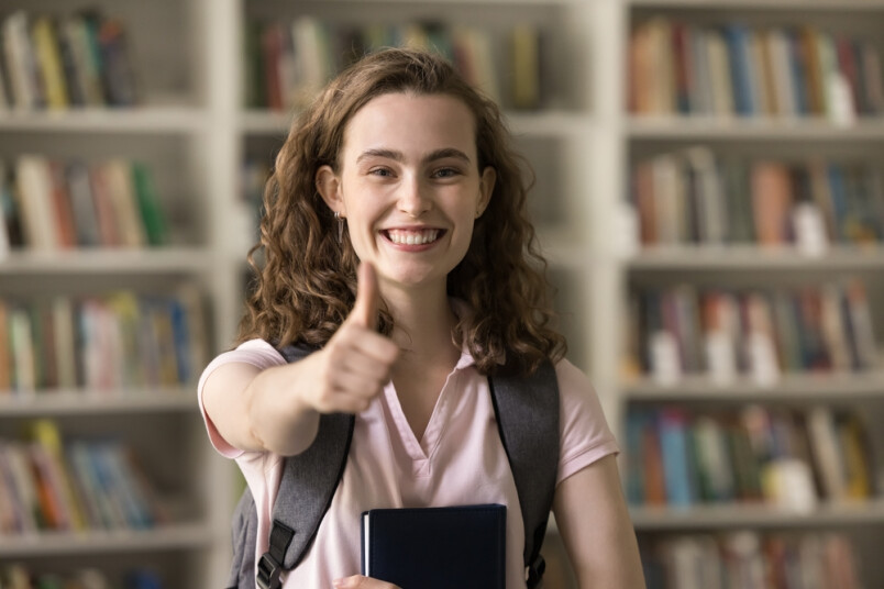 Valmierā teicamniekiem izmaksā nauda balvas