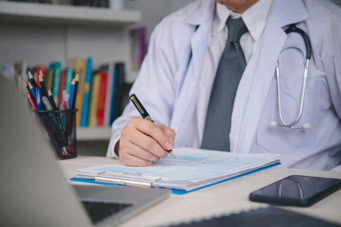 Bērnu Klīniskās Universitātes Slimnīcā atsakās operēt bērnu ar lauztu atslēgas kaulu.