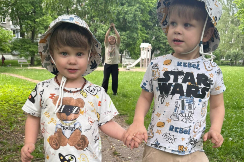 “Zaļā lampa”: brālīšiem – divgadīgajam Braienam un četrgadīgajam Raienam – nepieciešama palīdzība, lai apmaksātu svarīgu terapiju