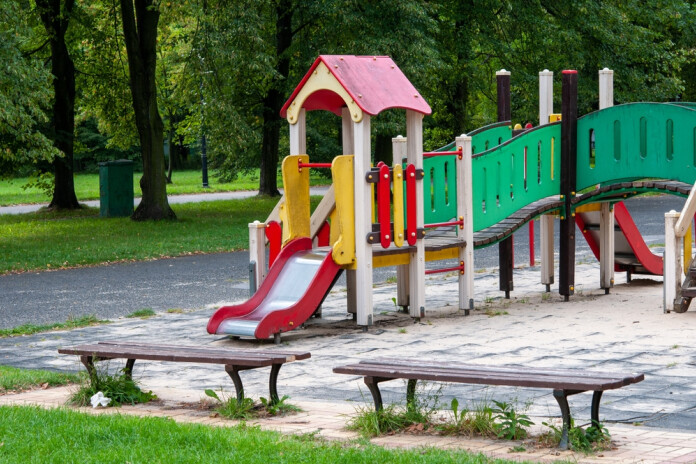 Dzīšanās pēc ekonomiskā izdevīguma nedrīkst notikt uz bērnu labbūtības un vecāku brīvās izvēlēs rēķina