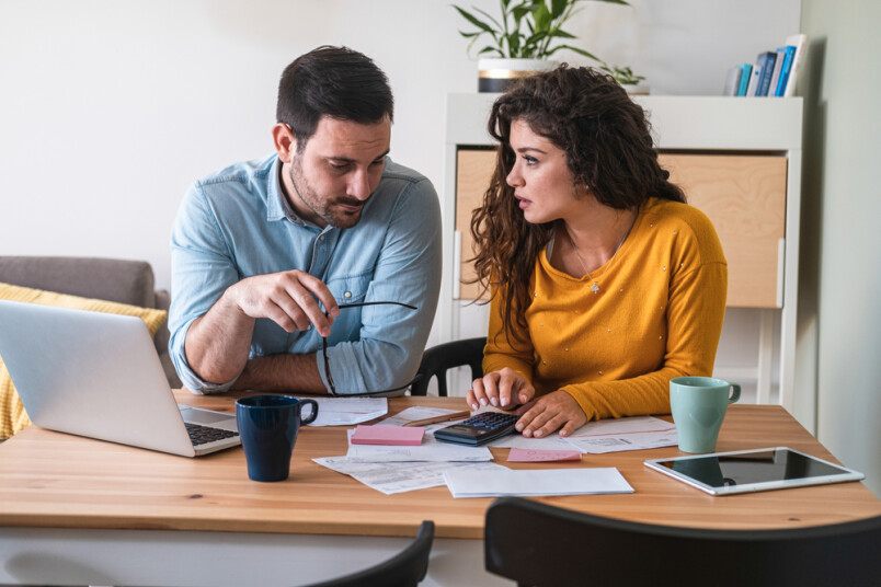 Ja mēneša beigās rodas sajūta, ka nauda kaut kur “pazudusi”, iemesls parasti nav lieli pirkumi.