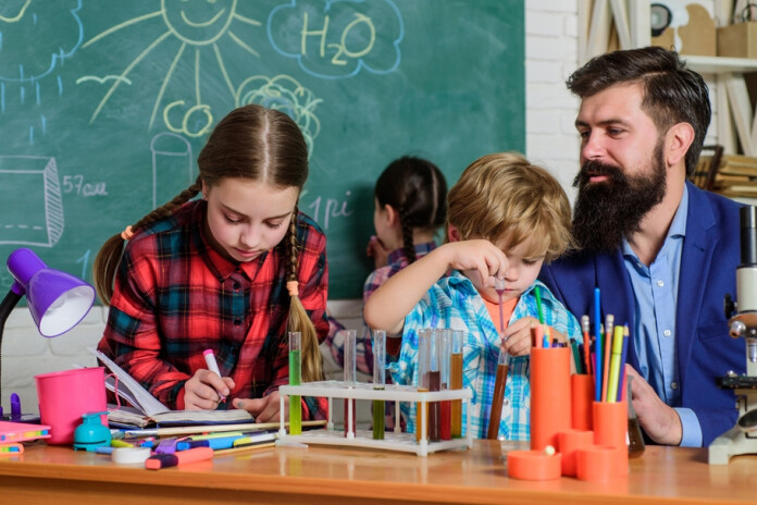 Mākmācības pārraudzību plāno uzticēt pašvaldībām