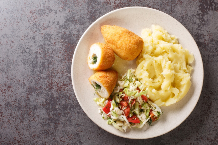 Klasiskā kotletes forma atgādina egles čiekuru.