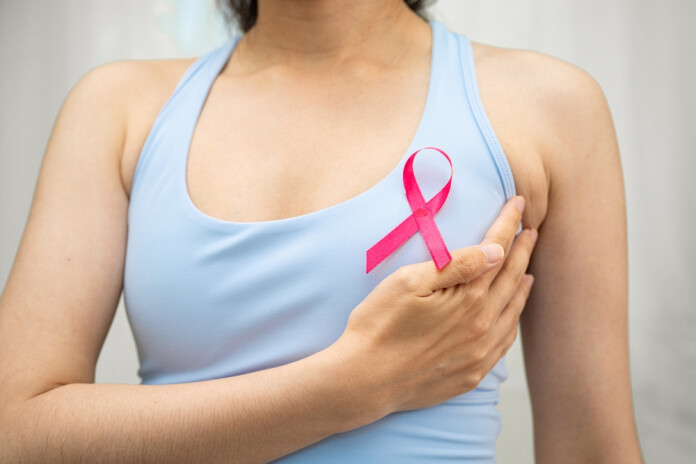 Pozitīvi ir tas, ka arvien mazāk sieviešu paļaujas tikai uz pašpārbaudēm, kas rāda pieaugošu izpratni par mamogrāfijas nozīmi.