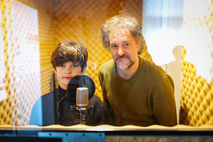 Filmas režisors Oskars Morozs un Kristofera lomas atveidotājs Roberts Bērziņš. 
Fotogrāfs Juris Rozenbergs.