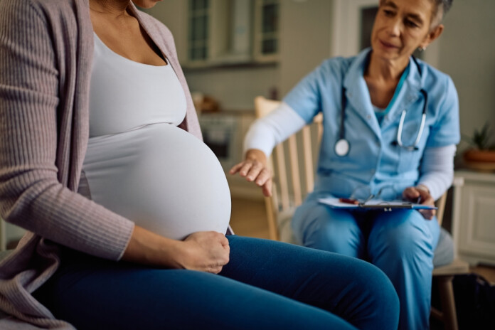 Pilotprojekta ietvaros būs pieejamas vecmāšu mājas vizītes