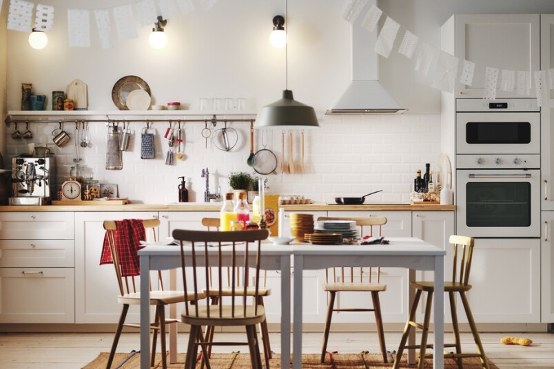 Interjera dizainers atklāj biežākos iemeslus un risinājumus, kādēļ virtuve vairs nešķiet tik mājīga