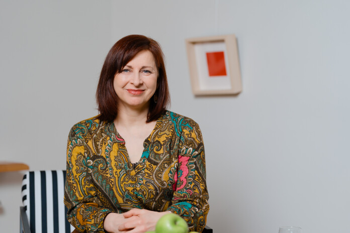 Aktrise, runas pedagoģe un grāmatu autore Zane Daudziņa.