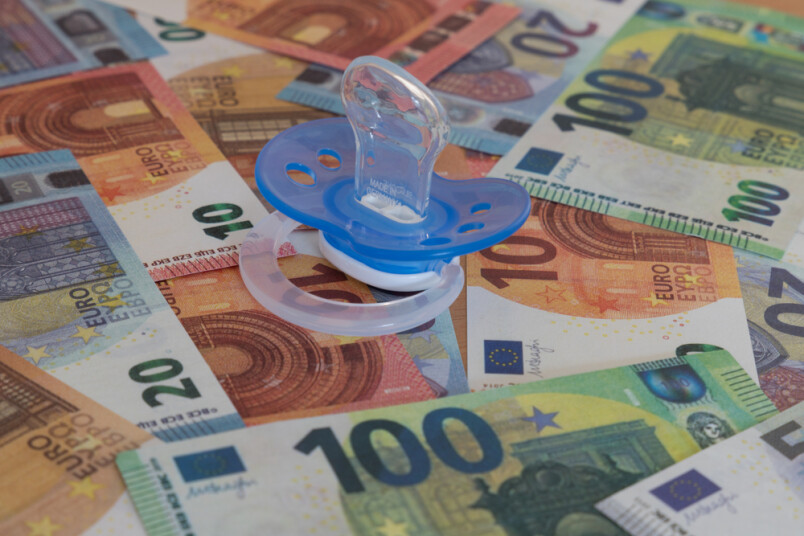 Cik izmaksā izaudzināt bērnu Latvijā?