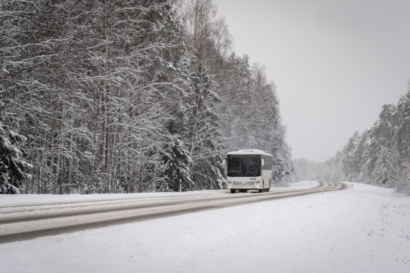 Jelgavas novadā avarējis autobuss ar bērniem