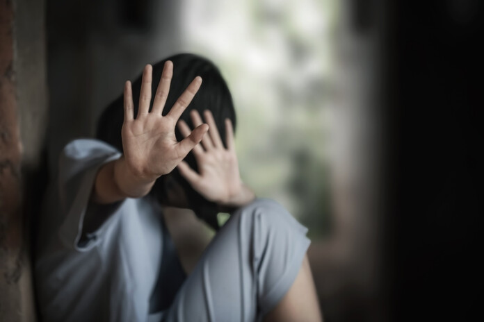 Kas vairāk zināms par sievieti, kura internetā publicēja vardarbības pilnu video