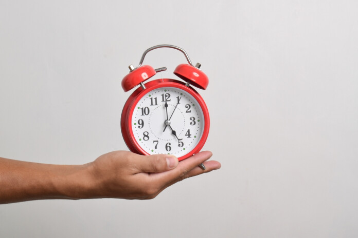 Kuros datumos 2026. gadā būs jāpārgriež pulkstens?