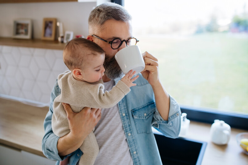 Bērna kopšanas atvaļinājums arī tēvam – ieguldījums ģimenes labklājībā