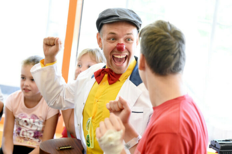 Dakteri klauni palīdzēs arī senioriem.Foto: Leta, Ieva Makare