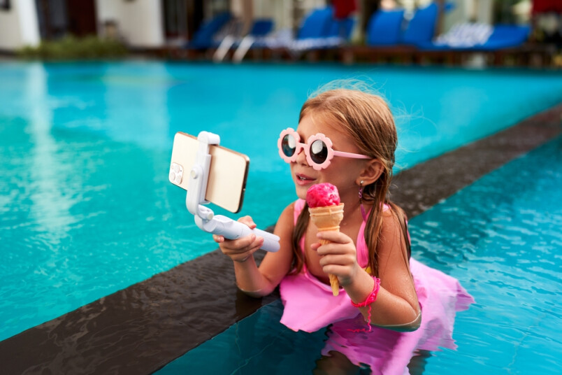 ES samitā secināts, ka digitālais minimālais vecums sociālo tīklu lietošanai tiek uzskatīts par svarīgu faktoru nepilngadīgo aizsardzībā.