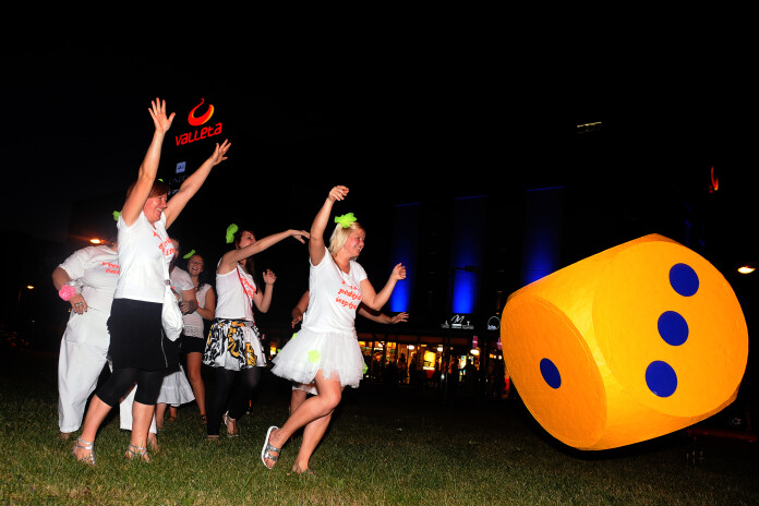 Vecmeitu ballīte Valmieras pilsētas svētkos. Edijs Pālens