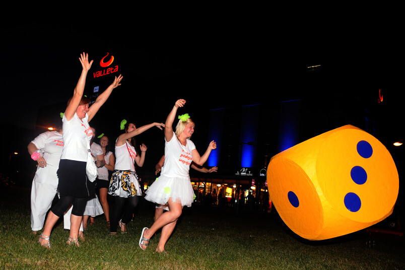 Vecmeitu ballīte Valmieras pilsētas svētkos. Edijs Pālens