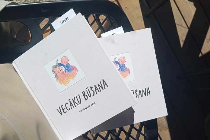 Grāmata Vecāku būšana: pirmā gada stāsti