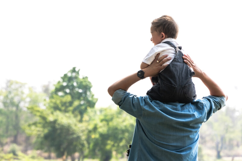 Bērni dzīvo pie tēta