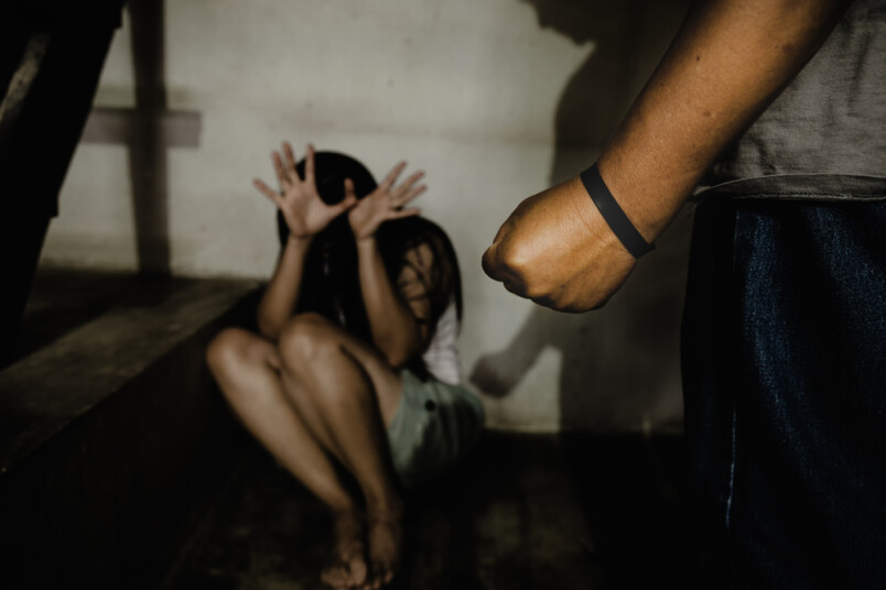 Vardarbība ģimenē