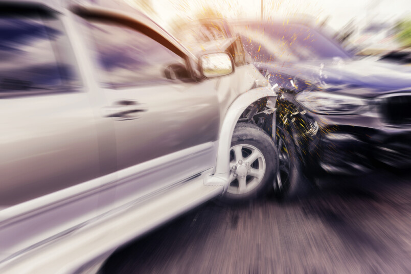 Atslēgas dzērušajam tēvam atņēmies cietušās automašīnas vadītājs.